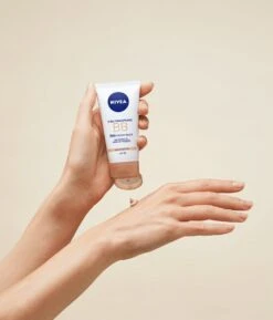 NIVEA Essentials BB Cream Light SPF 15 - 50 Ml - Dagcrème -Maybelline Shop 1027x1200 16