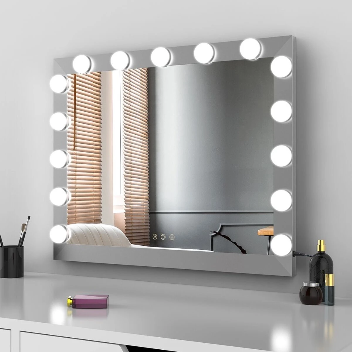 Hollywood Spiegel Met Led Verlichting | Zilver | VIVO Make Up Spiegel | 70*54cm | Spiegel Voor Kaptafel 7 Hollywood Spiegel Met Led Verlichting | Zilver | VIVO Make Up Spiegel | 70*54cm | Spiegel Voor Kaptafel - Afbeelding 5